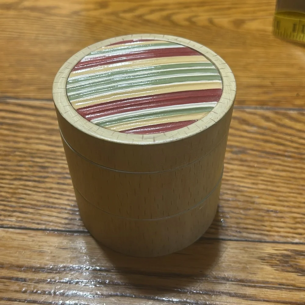 Vintage Trinket box by Gloria Vanderbilt Home. Geranium Stripe pattern.